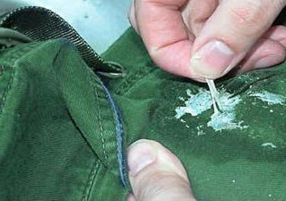 Как очистить одежду от жвачки